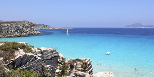 Giornata intera in gommone alle Egadi: Favignana e Levanzo con soste nelle calette e visite alle grotte
